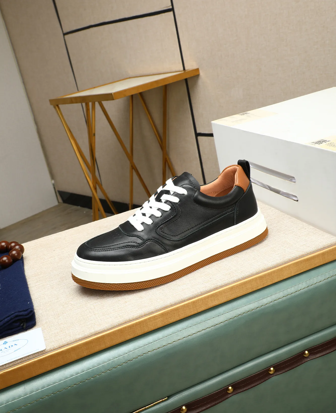 Men's men's shoes 💰460 high-end version. PRADA (Prada) men's casual style, compare the quality at the counter 🧚🏿♂️Imported cowhide fabric 🐎Water-dyed comfortable and soft cowhide lining for feet 🐂Genuine leather outsole with label 🎉 Size 38-44. Can be customized for 45💥🏆